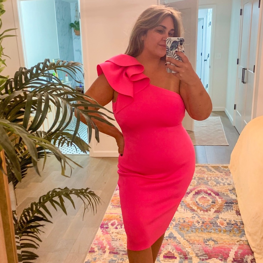 ONE SHOULDER RUFFLE FLATTERING DRESS